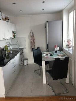 Košice, byt cca 690 eur, izba jedna cca 580 pre dve študentk