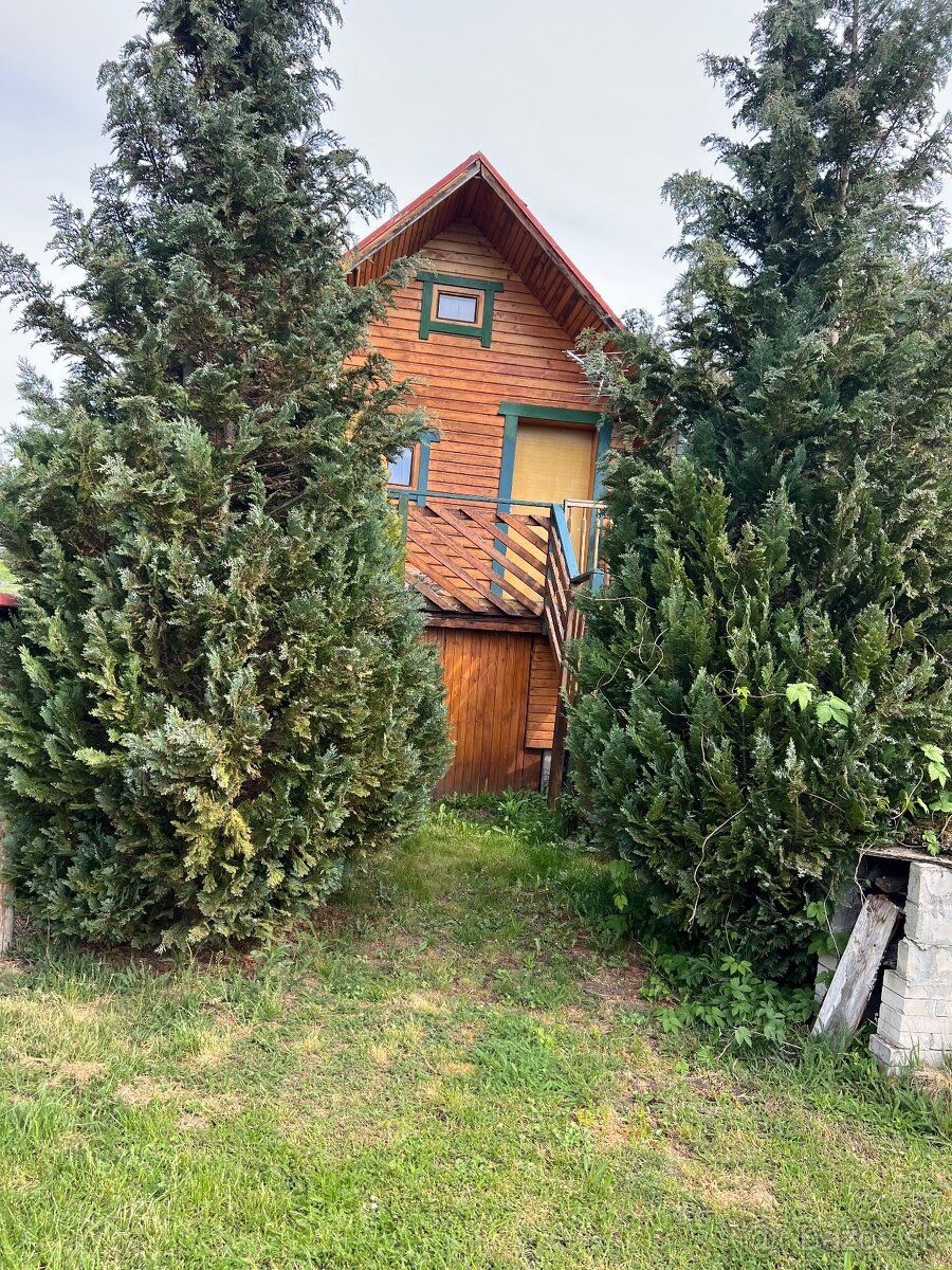 Predám chatku na Lučkach v okrese RK s 500 m2 pozemkom v oso