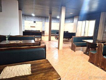 🍹 Ponúkame na prenájom kompletne vybavený bar s terasou, sal