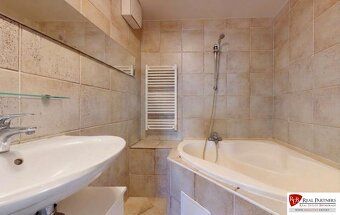 REB.SK Svetlý mestský 3-izbový byt (94,08 m²) s obrovským po
