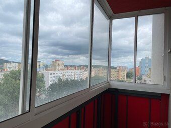 Exclusive opportunity to rent a spacious 5-room apartment in