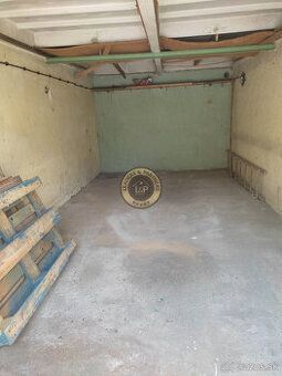 Ponúkame na predaj priestrannú murovanú garáž o výmere 28 m2