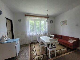 TUreality ponúka na predaj útulný podpivničený rodinný dom s