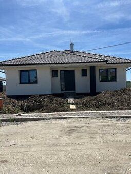 TUreality vám ponúka na predaj 3-izbový rodinný dom v proces