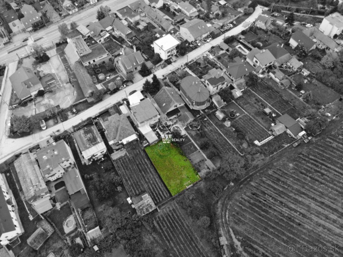 Exkluzívne iba u nás Vám ponúkame pozemok o výmere 445 m2 kt