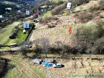 Slnečný stavebný dvojpozemok na stavbu chaty s unikátnymi vý
