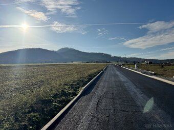 Dobrý deň. Predám stavebný pozemok s rozlohou 940 m2 s rozme