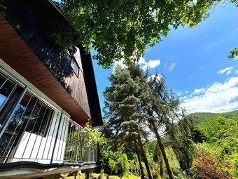 🏡 Predaj: Zrekonštruovaná chata s výhľadom a súkromím – Nová