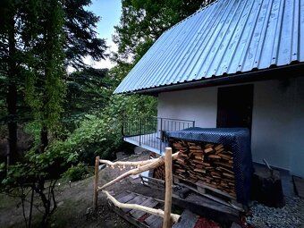 🏡 Predaj: Zrekonštruovaná chata s výhľadom a súkromím – Nová