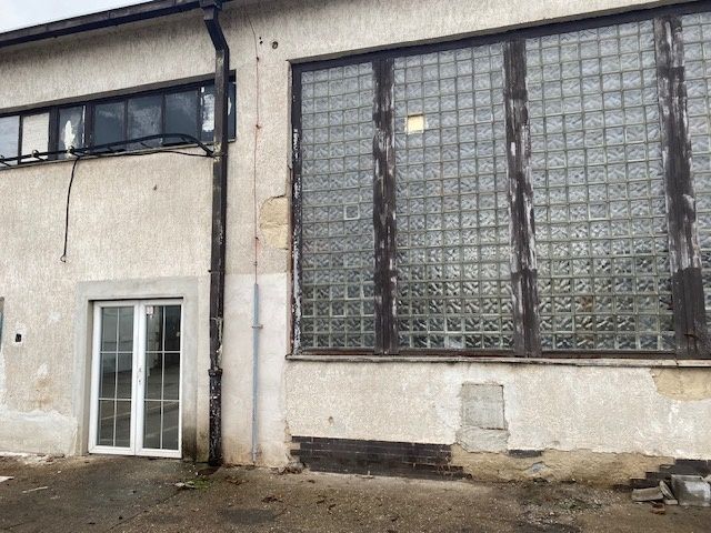 Ponúkam na prenájom priestor o výmere cca 45 m², pozostávajú