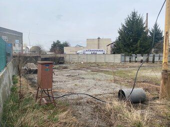 Ponúkam na prenájom spevnené panelové plochy v uzavretom are