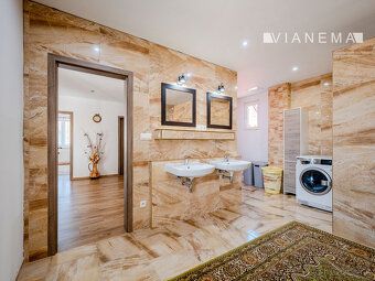 🏡 Zariadené 5-izbové sídlo v Kálnici (243 m²) s nákladmi len
