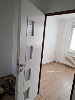 Ponúkam na prenájom 3 IZBOVÝ BYT s 2-mi balkónmi na ulici Ko
