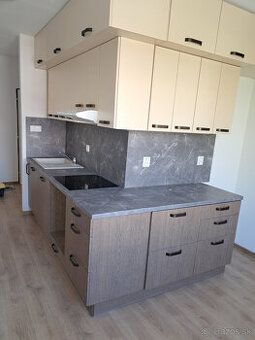 Ponúkam na prenájom 3 IZBOVÝ BYT s 2-mi balkónmi na ulici Ko