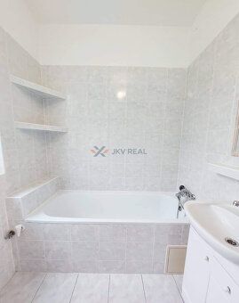 Ponúkame na predaj 3-izbový byt o výmere 65m² nachádzajúci s