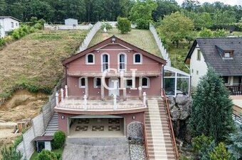 Ponúkame na predaj priestranný rodinný dom v pokojnej časti 