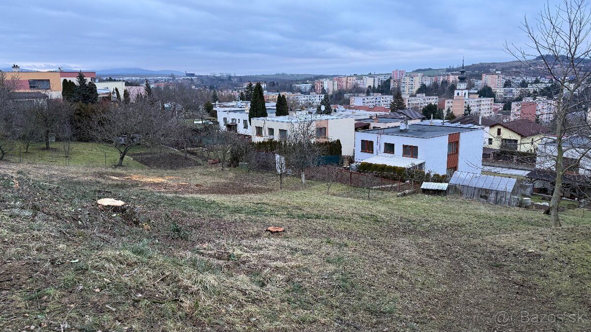 Ponúkam na predaj atraktívny stavebný pozemok v rezidenčnej 