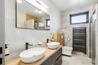 Ponúkam na predaj luxusný, nadštandardný, plne zariadený (vi