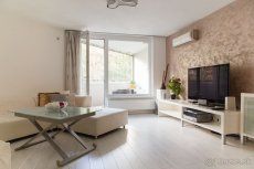 Predáme pekný 3-izbový byt, 95m2 vrátane komory a loggií, 2/