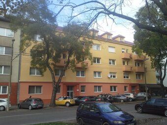 Ponúkame na predaj priestranný 2-izbový byt o výmere 72 m² v
