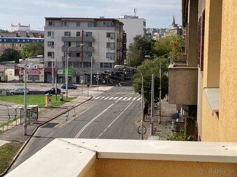 Ponúkame na predaj priestranný 2-izbový byt o výmere 72 m² v