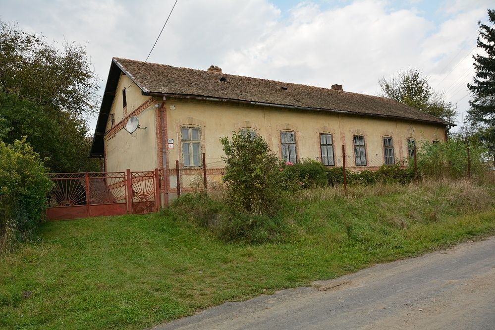 Na predaj veľký gazdovský dom na veľkom pozemku v Lučenci kt