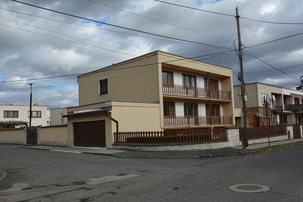 Na predaj veľký rodinný dom na lukratívnom mieste v Lučenci 