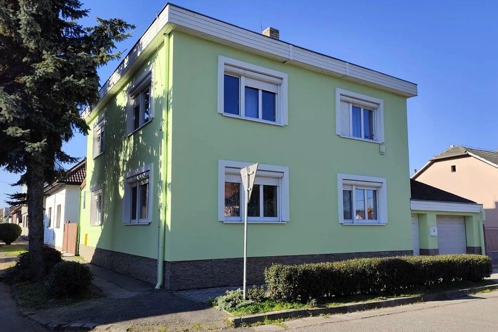 Na predaj veľký rodinný dom v pokojnej štvrti blízko parku v