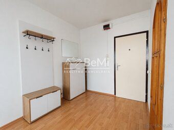 Ponúkame na predaj priestranný 3-izbový byt s výmerou 65 m²,