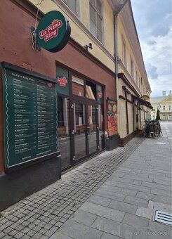 Odstúpim gastro prevádzku s vybavením v historickom centre m
