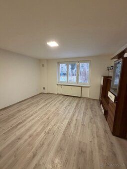 🏡 2-IZBOVÝ BYT PO KOMPLETNEJ REKONŠTRUKCII – KÚPA 🏡
💰 Cena: 