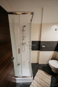 POZOR, v bytoch už býva nájomca, takže byt Vám zarába od prv