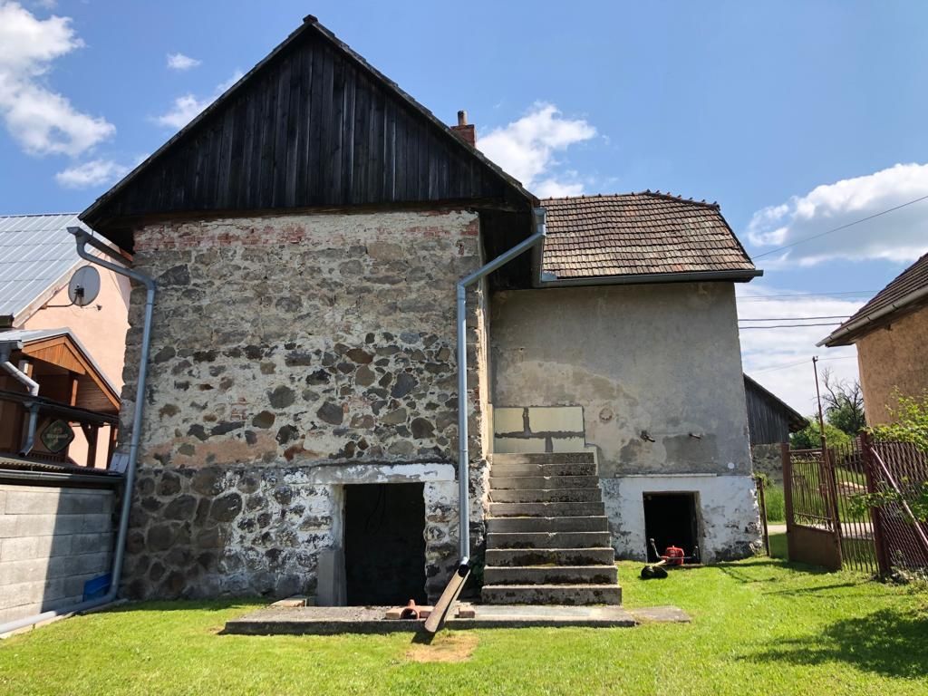 Napredaj Rodinný dom v Sklenom Predám samostatne stojaci rod