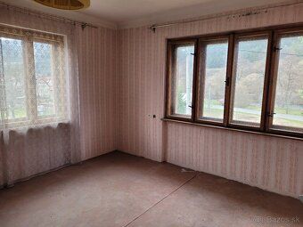 Ponúkame na predaj veľký rodinný dom vhodný ako dvojgeneračn