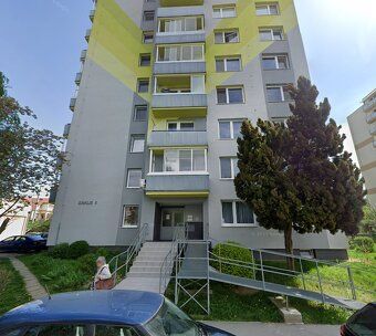 Dobrý deň hľadám na kúpu 2 izbový byt s rozlohou 49 m² s bal
