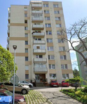 Dobrý deň hľadám na kúpu 2 izbový byt s rozlohou 49 m² s bal