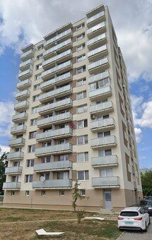 Dobrý deň hľadám na kúpu 2 izbový byt s rozlohou 49 m² s bal