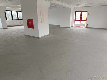 Ponúkame Vám na prenájom kancelárske priestory o výmere 457 