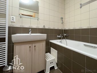 Typ: 2-izbový byt Ulica: Hrnčiarska Obec: Pezinok
Na prenájo