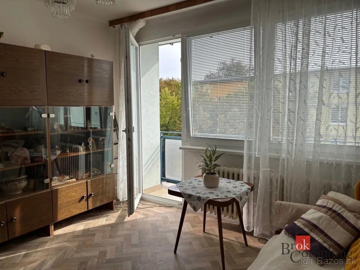 Predaj: 3-izbový byt, 2 balkóny, centrum Nitry pri parku a k