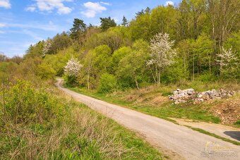 📍 Na predaj: Investičný pozemok Ilava – 1 593 m² Ponúkam na 