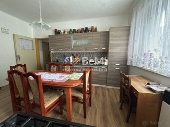 Typ: Rodinný dom Obec: Hronský Beňadik
🏡 NA PREDAJ: ČIASTOČN