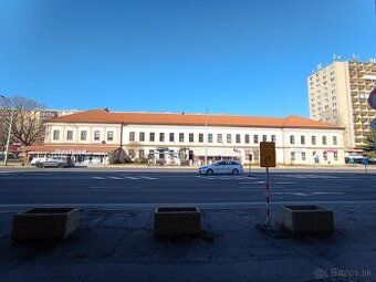 Kancelária / obchodný priestor 17,6 m² – centrum Nitra, Fars