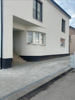 Virtuálne sídlo s vlastnou schránkou v centre Humenného na a