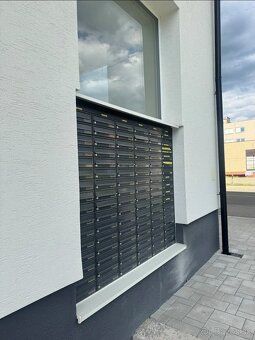 Virtuálne sídlo s vlastnou schránkou v centre Humenného na a