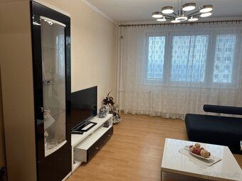 Prenajmeme prerobený, zariadený 3-izbový byt (68m2) na Rozkv