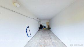 OYE Reality ponúka na predaj priestranný 6-izbový tehlový ro
