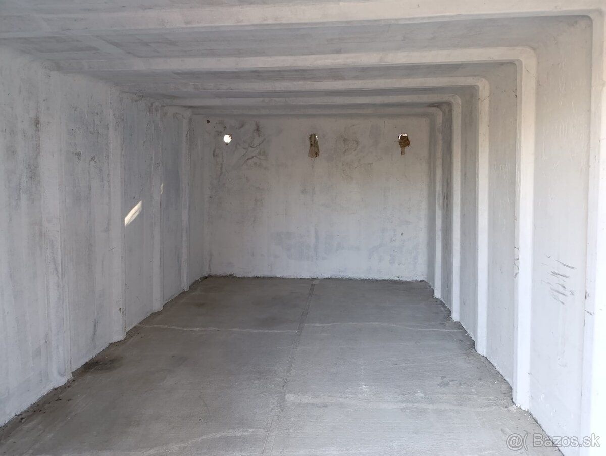 Predam garaz betonovy selet 3x6m na domkarskej ul v BA, vedl