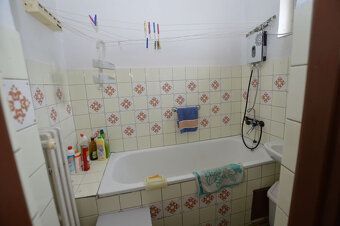 Ponúkam na predaj veľký rodinný dvojpodlažný dvojdom s 2-mi 