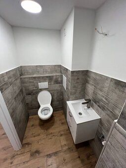 🏡 PREDÁM 2-IZBOVÝ BYT KOMPLETNE PREROBENÝ 🏡
💰 Cena: 49 900 €